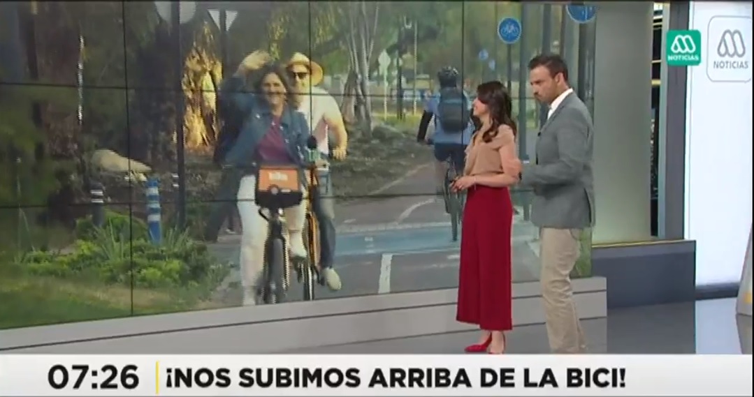 Michelle Adam y Simón Oliveros bicicleta