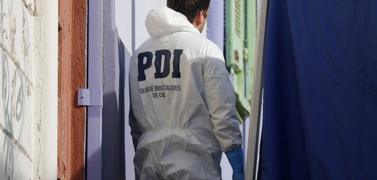 Comerciante es hallado muerto al interior de su camioneta en un servicentro de la región del Maule