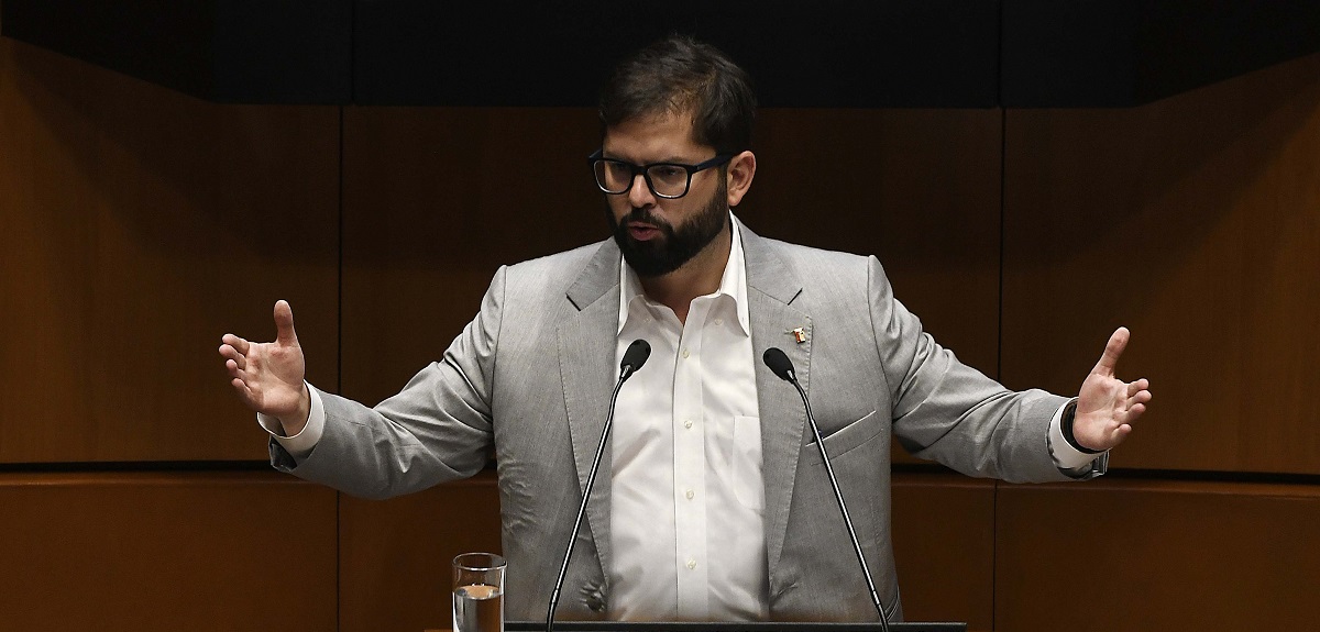 Un 72% cree que Chile va por mal camino desde que asumió el presidente Boric, según Cadem