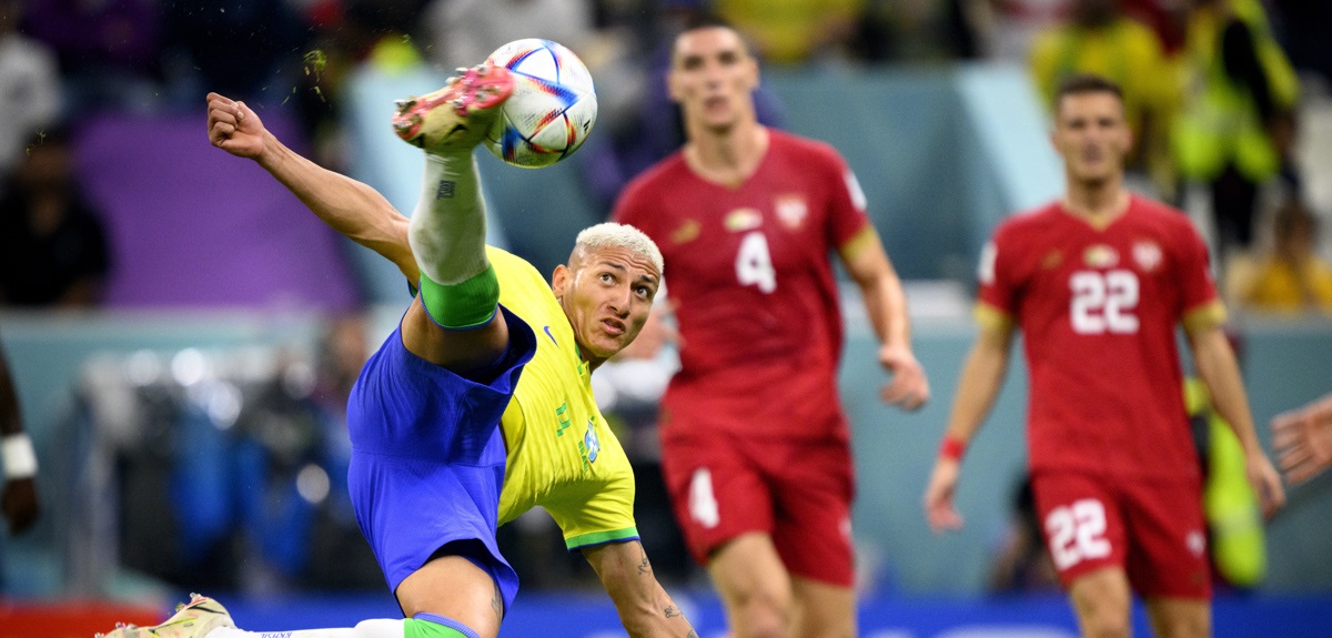 Y recién terminó la primera jornada: postulan gol de chilena de Richarlison como el mejor de Qatar