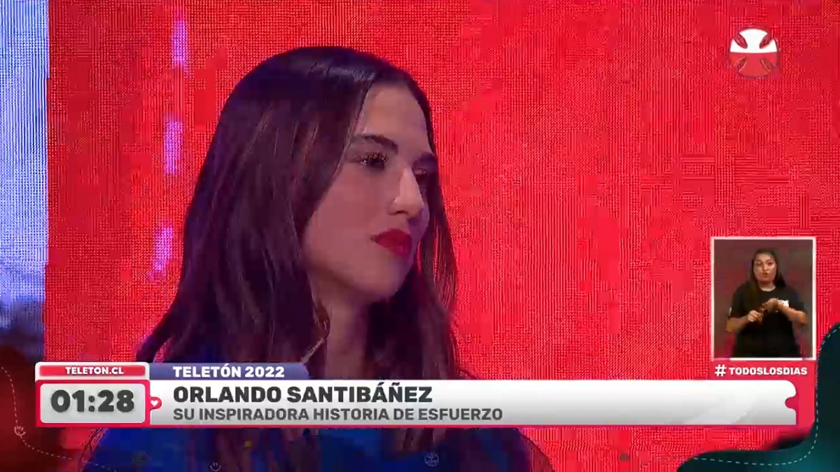 Tita Ureta reemplazo Angélica Castro mesa digital