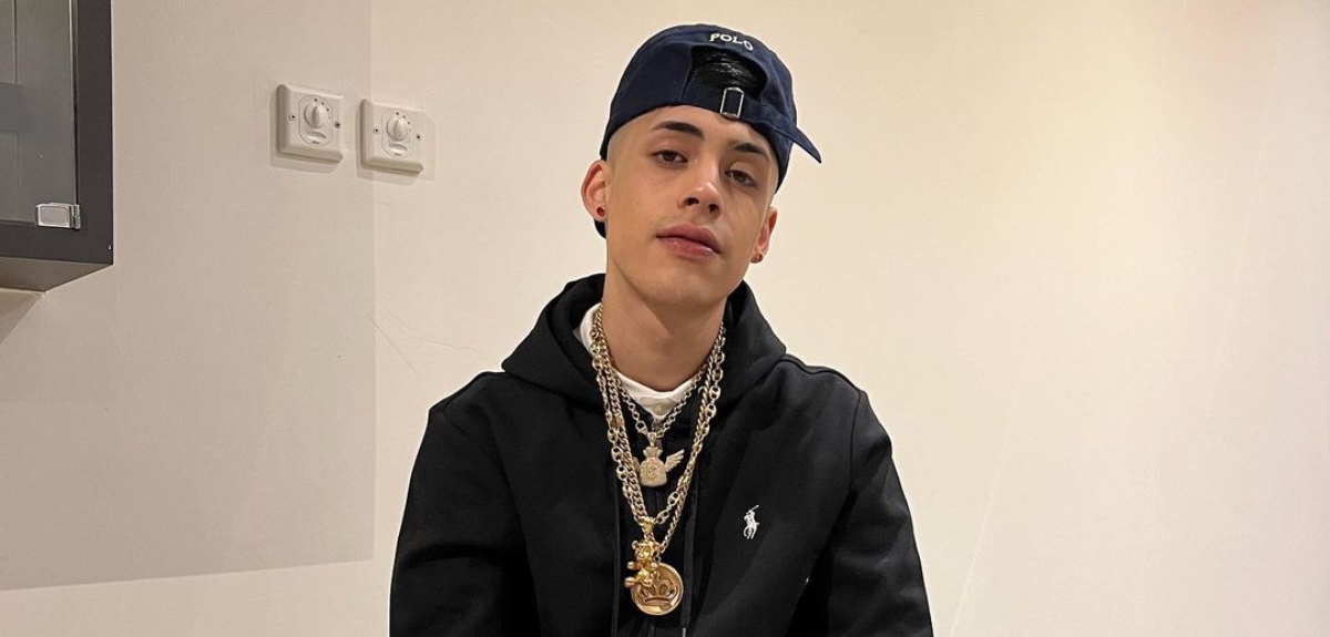 Cris MJ fue víctima de robo en medio de concierto en La Calera: le sustrajeron una cadena y un gorro