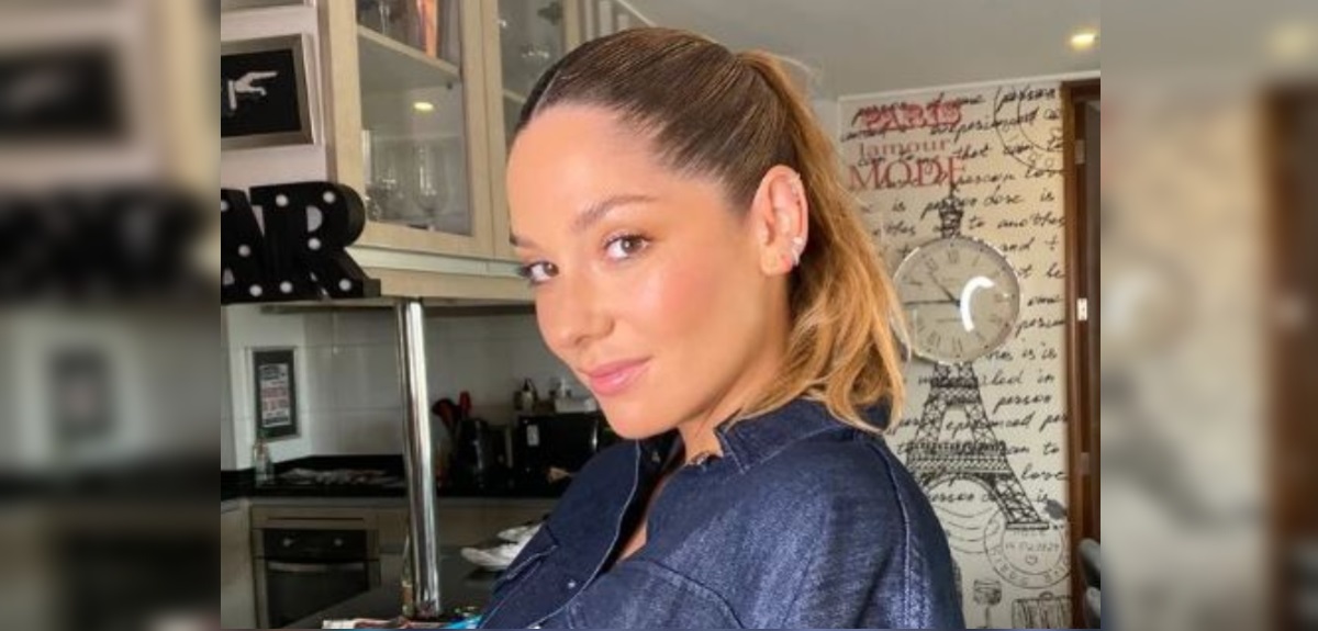 El osado vestido de Kel Calderón que sacó suspiros en Nochebuena