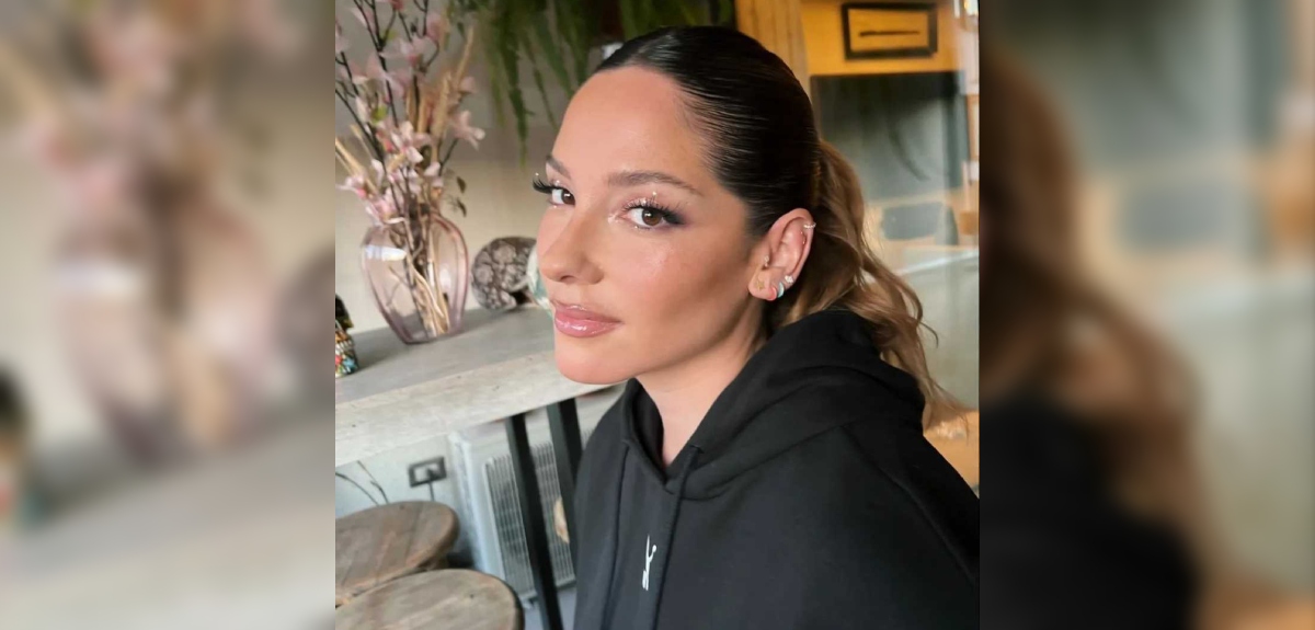 Kel Calderón fue la encargada de entregar premio a futbolista en Qatar: 