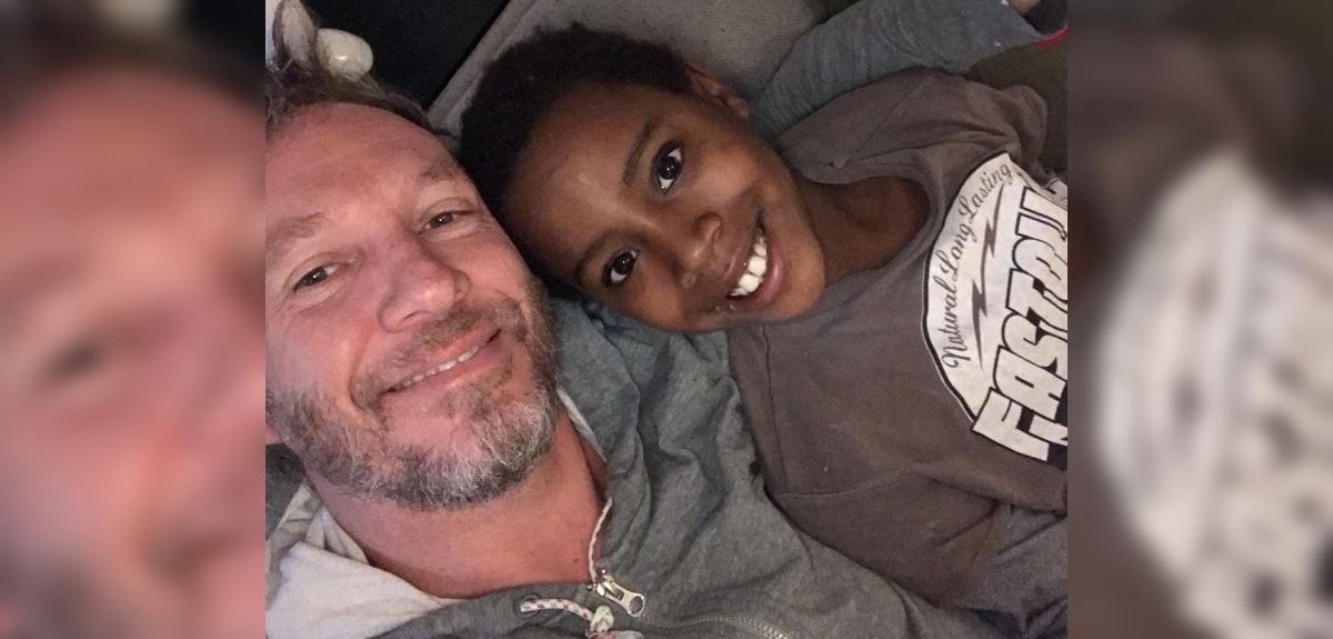 Martín Cárcamo recordó la difícil adopción de su hijo Mariano: 