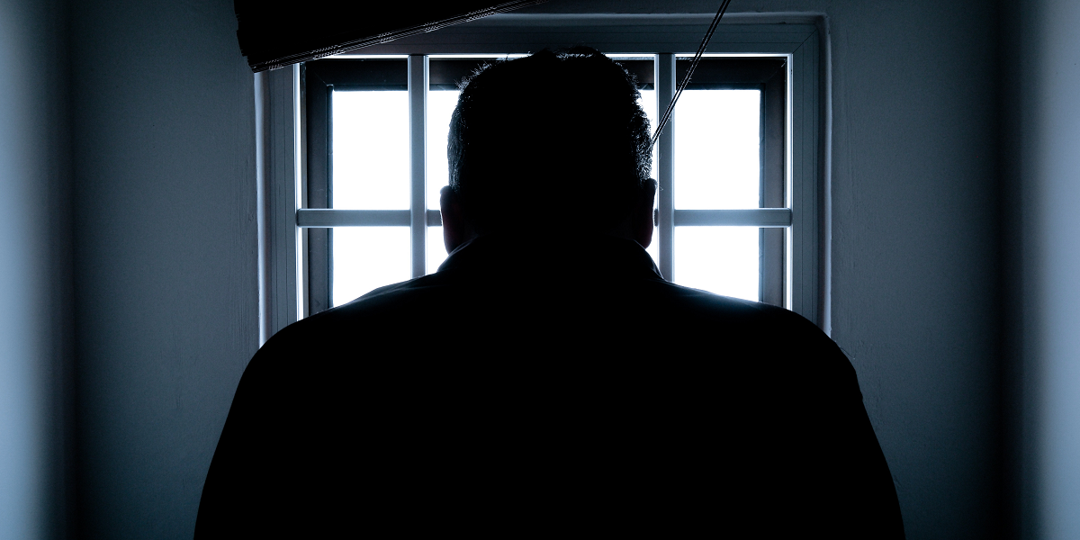 Policía mató a sangre fría a joven por venganza: aseguró que había abusado de su hija y era un error