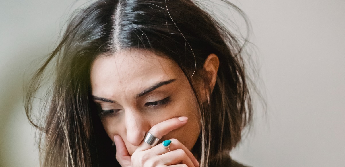 ¿Por qué aumenta la depresión y ansiedad en las fiestas de fin de año? Especialistas lo explicaron