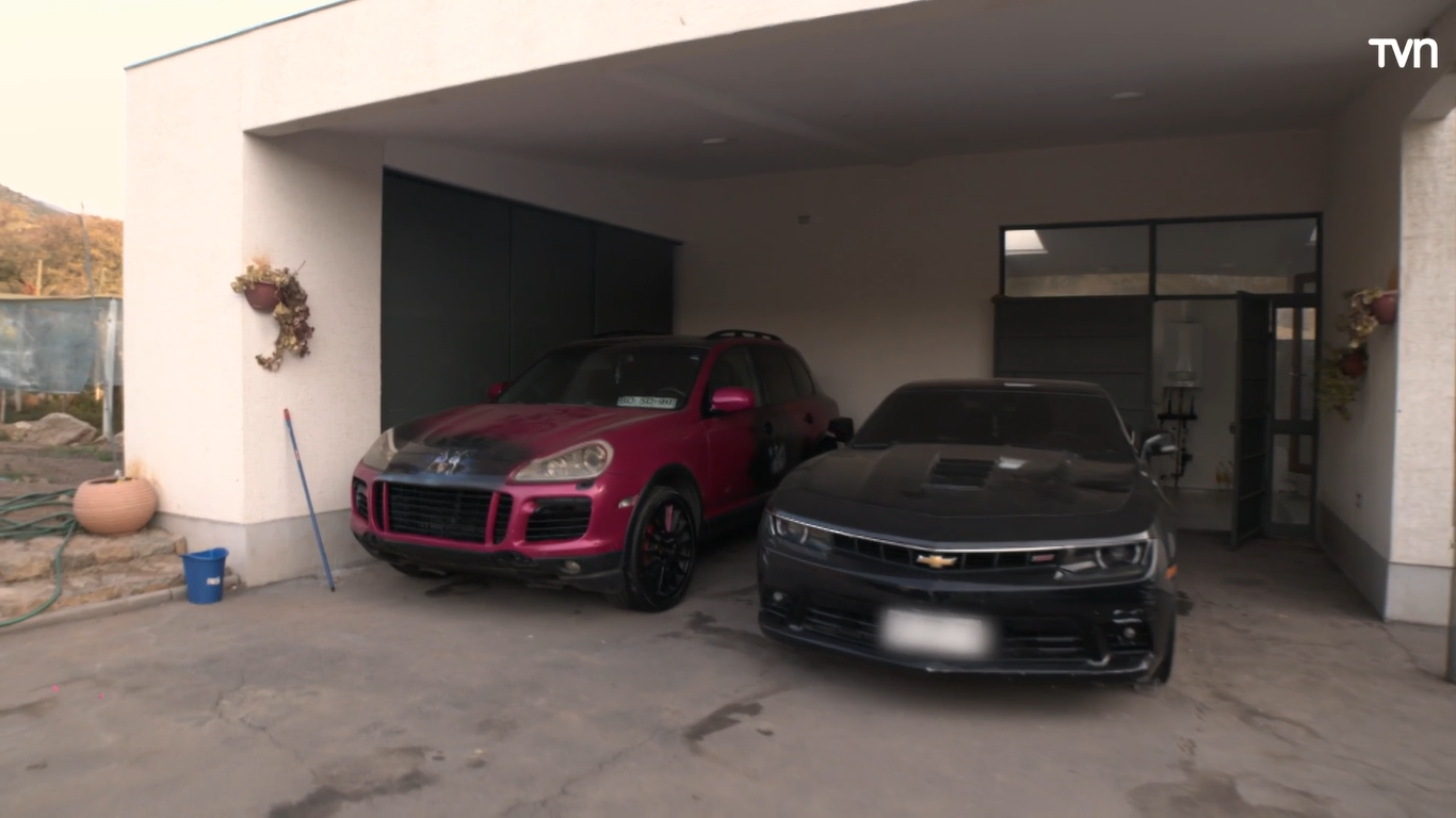 Marcianeke presentó su casa y sus lujosos autos en 'Urbanos'.