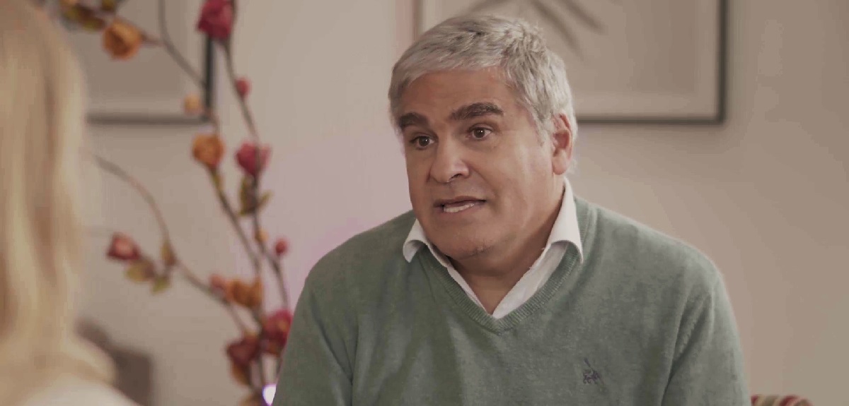 Nicolás Larraín recordará dolorosa separación de sus padres e ingrato rol que él jugó con su mamá