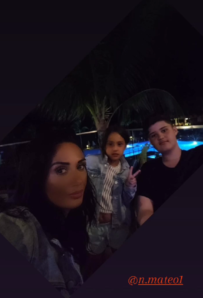 Pamela Díaz evidenció lo grande que está su hijo Mateo con postal desde Cancún: ya tiene 15 años