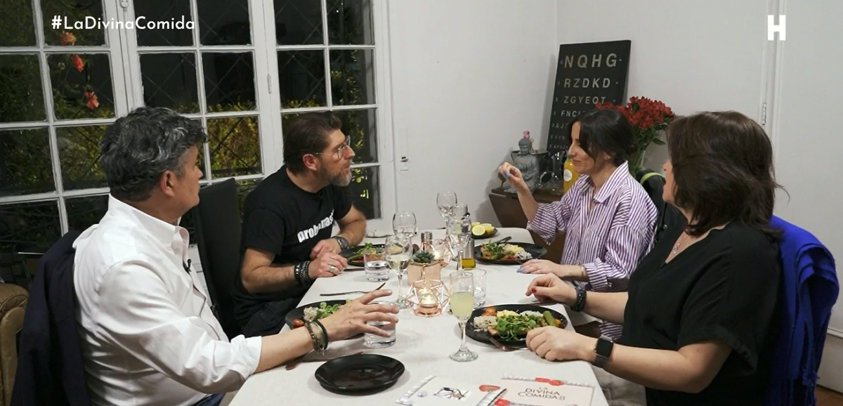 Camila Hirane sufrió con antihigiénico detalle de Freddy Guerrero en La Divina Comida: