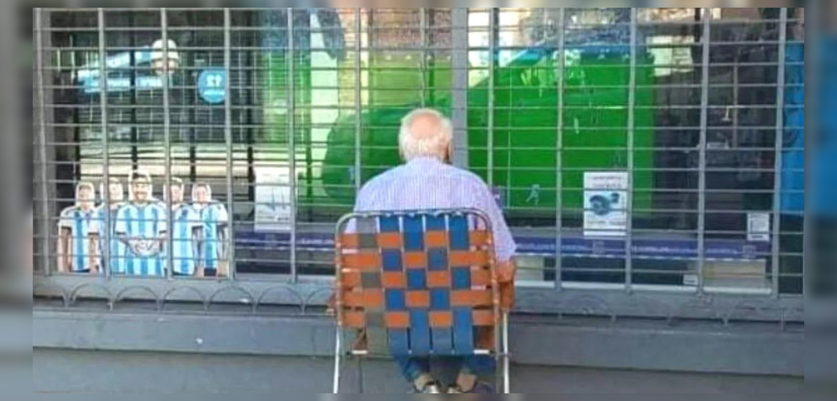 Viralizan conmovedora historia de adulto mayor que miró los partidos de Argentina desde una vidriera
