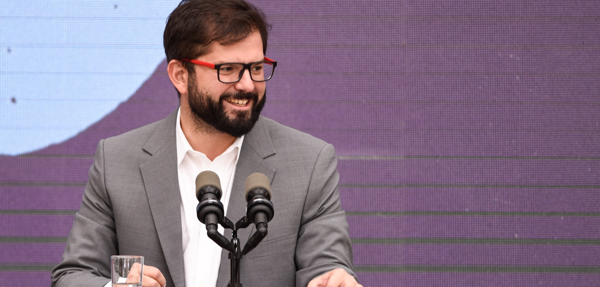 Para construir viviendas sociales: Boric instruyó a instituciones de Estado ceder terrenos fiscales