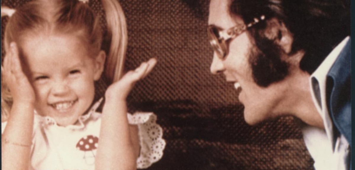 Con recuerdos y homenajes: la estrecha relación de Lisa Marie Presley con su padre, Elvis Presley