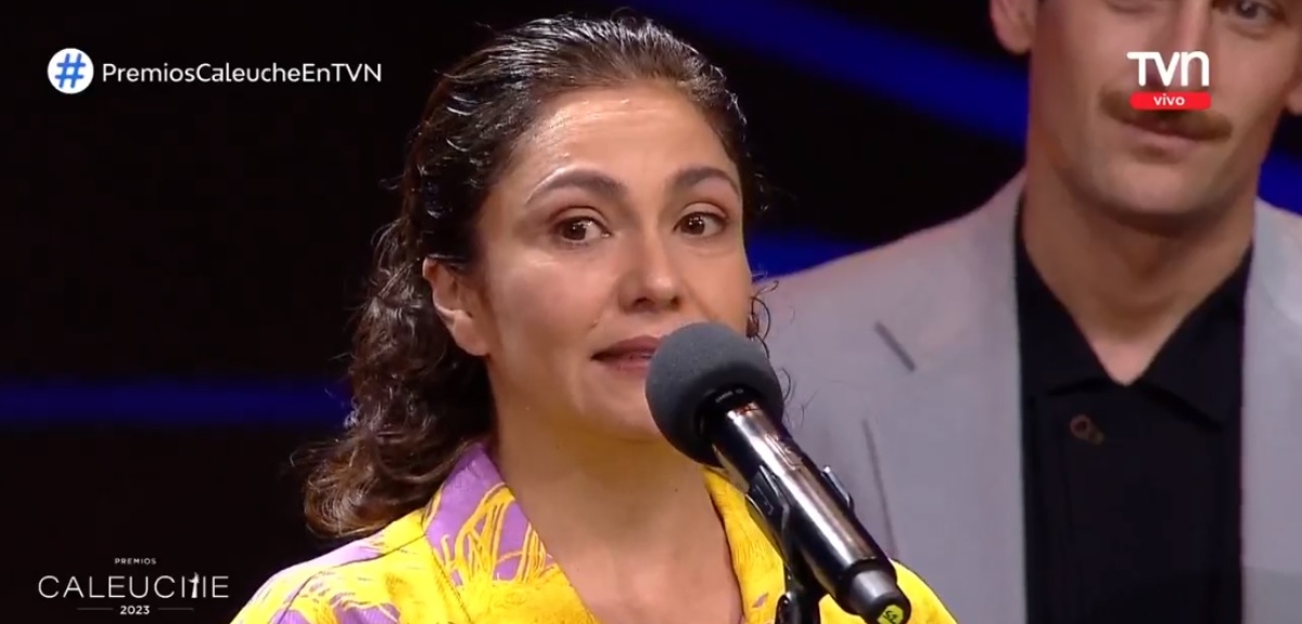 Tamara Acosta se quebró tras recibir premio Caleuche: 