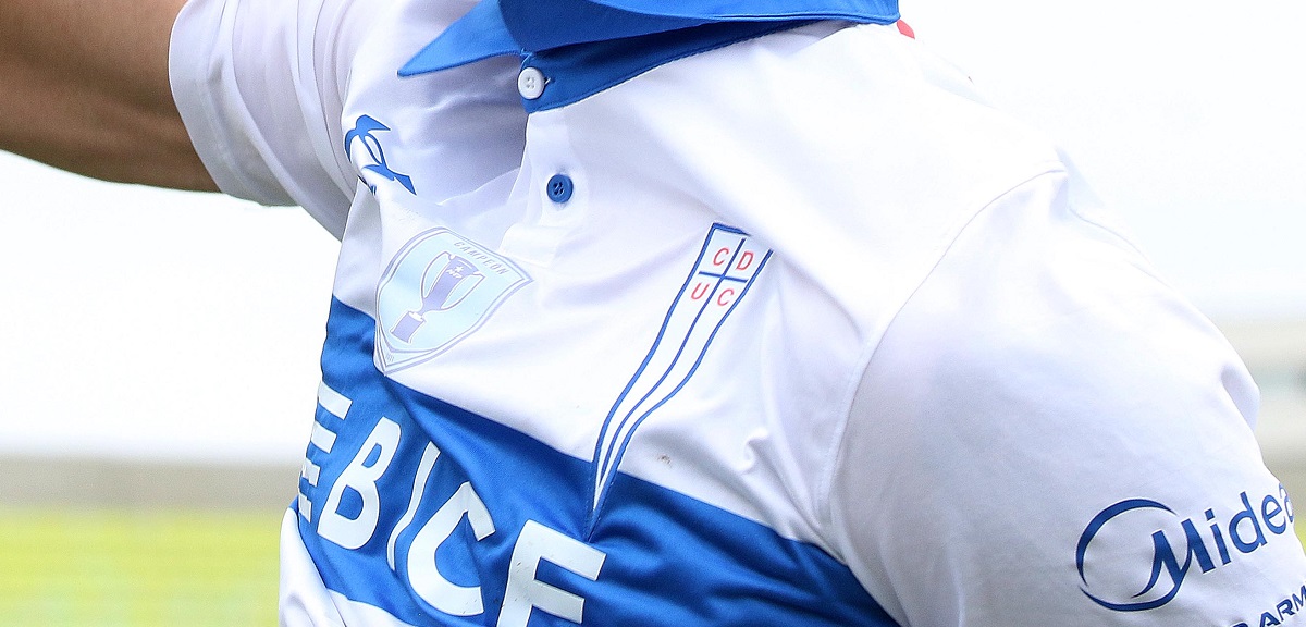 Universidad Católica presentó su camiseta 2023: ¿cómo es y cuál es su valor?