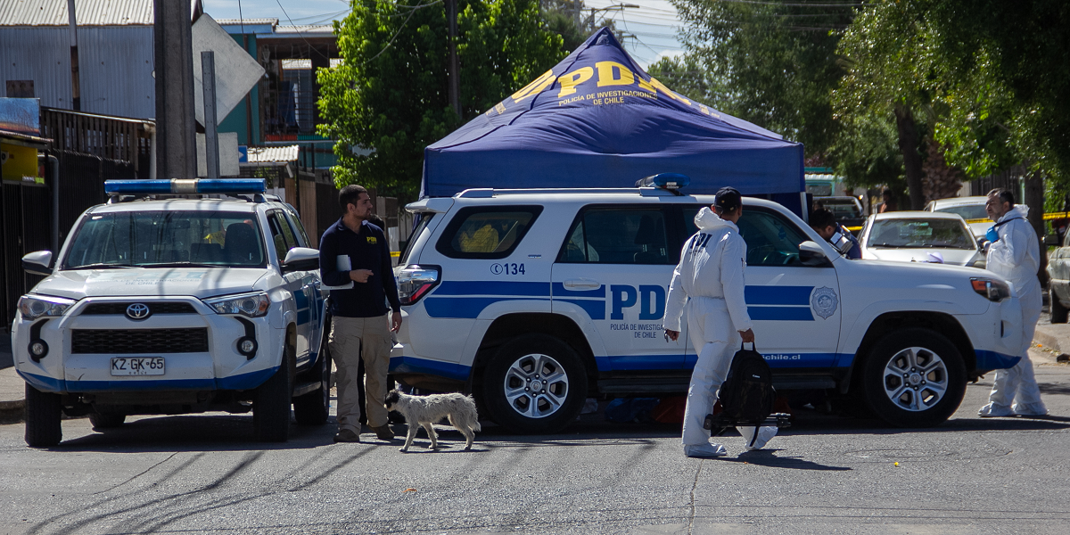 Carabineros investiga doble homicidio en barrio Franklin tras presunta riña de cuidadores de autos