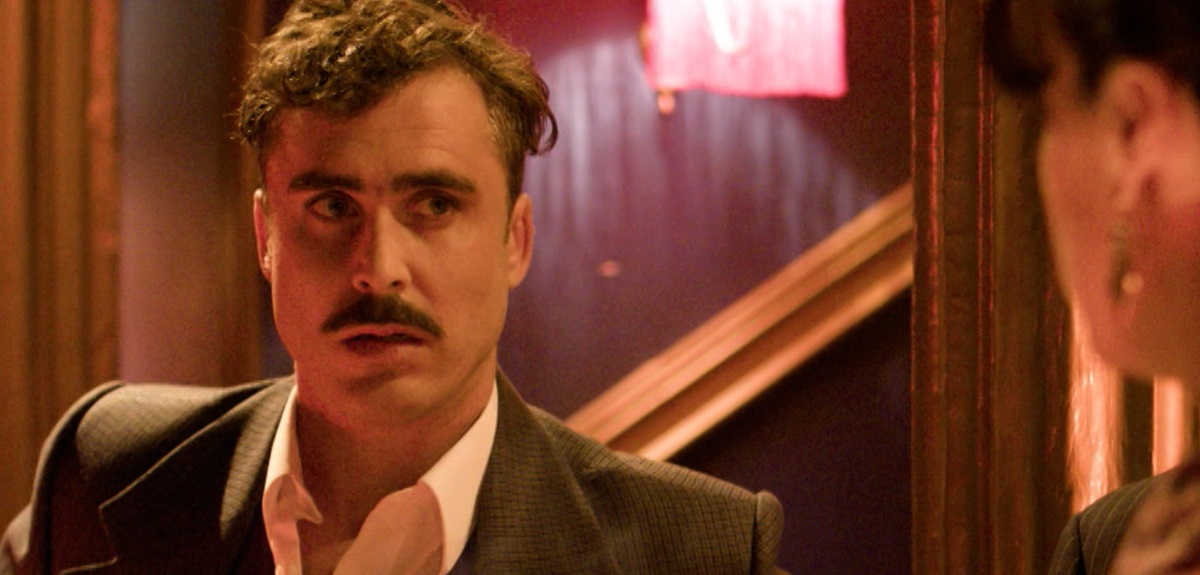 Nicolás Oyarzún debutó en Hijos del Desierto: seguidores vaticinaron peligroso romance de su rol