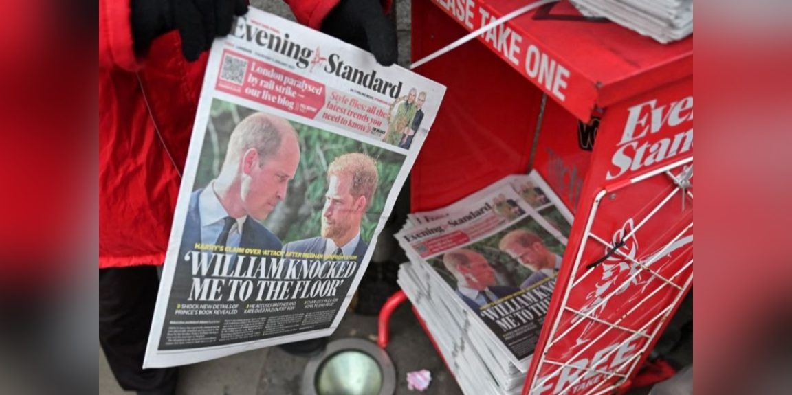 Príncipe Harry golpeado por su hermano William