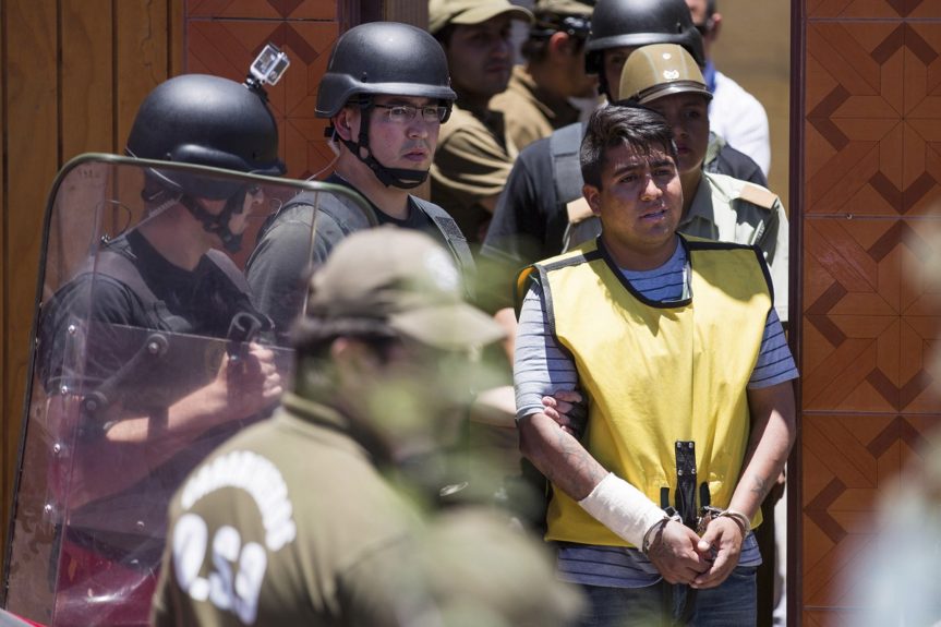 El padrastro de Mateo Riquelme en la reconstitución de escena | Agencia UNO