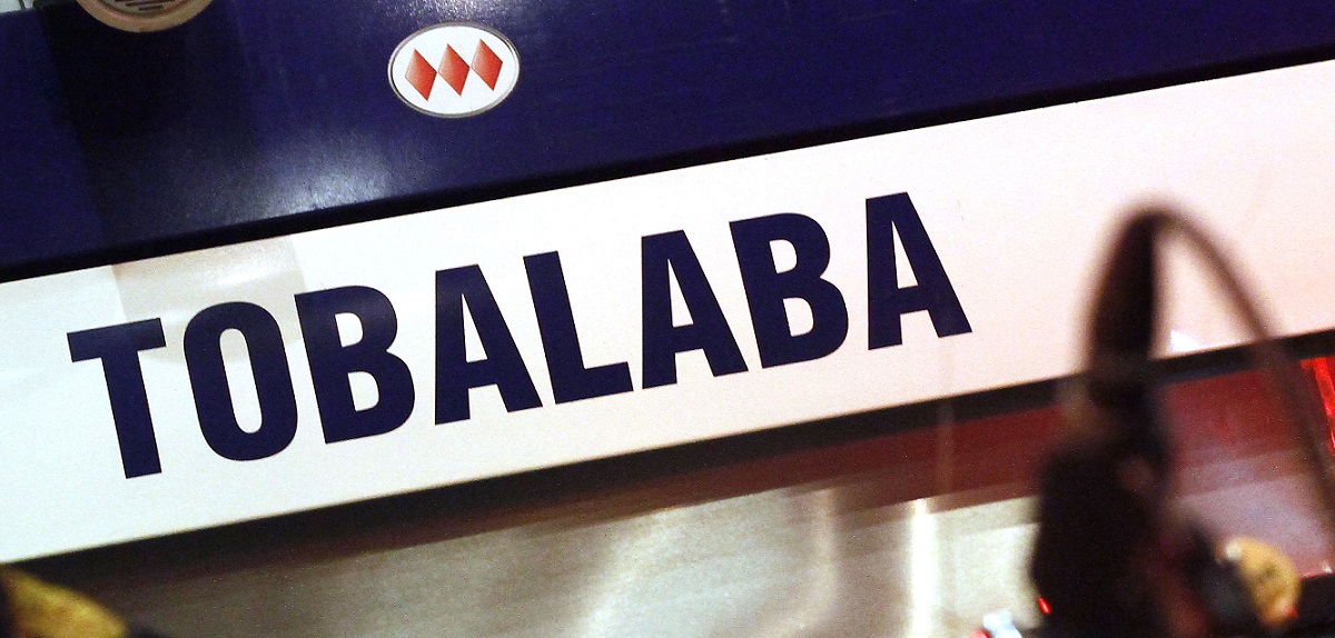 Riña en Costanera Center terminó con dos jóvenes apuñaladas en Metro Tobalaba: hay dos detenidos