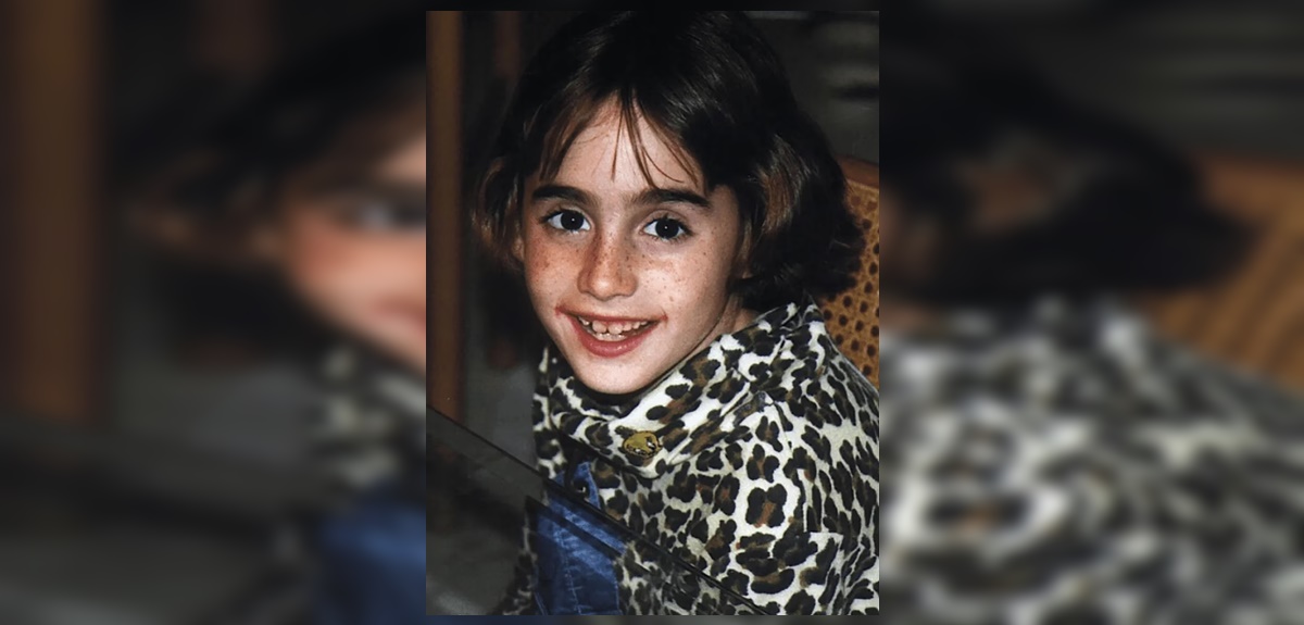 La escondió bajo la cama y durmió 8 noches sobre su cadáver: el horrendo crimen de Maddie Clifton