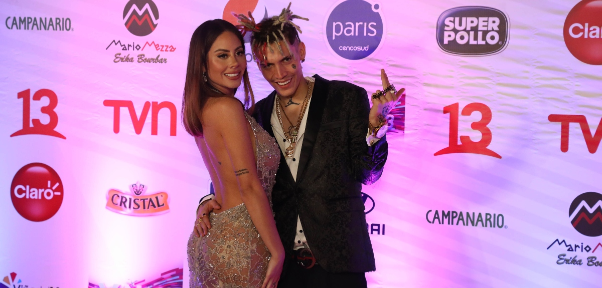 Marcianeke causó furor en fiesta de la Noche Cero: hasta Carlos Pinto se fotografió con el cantante