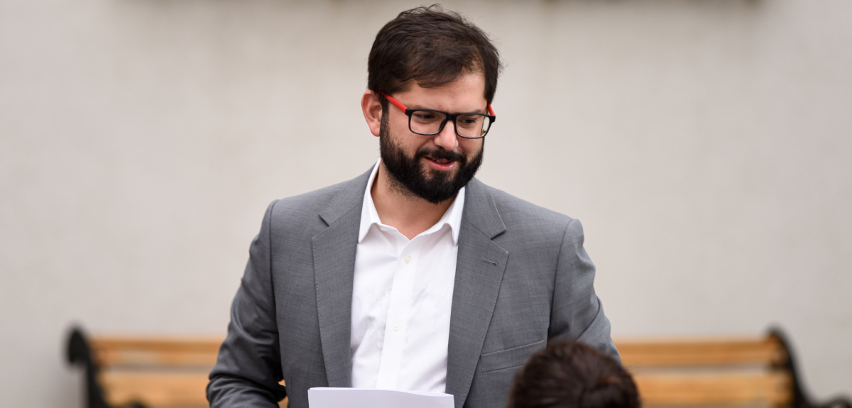 Presidente Gabriel Boric interrumpe sus vacaciones para viajar a zonas afectadas por incendios