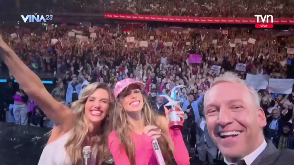 Martín Cárcamo se sacó selfie con Tini tras fail con Karol G en Viña: "Fue un tremendo condoro"