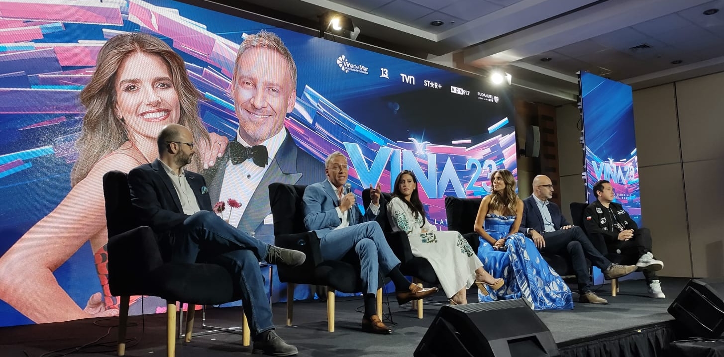 Martín Cárcamo bromeó a María Luisa Godoy en plena conferencia por sus hijos: 