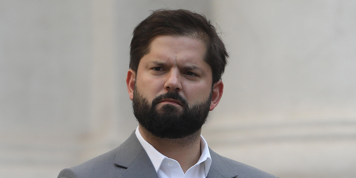 Viralizan particular reacción del presidente Boric luego que transeúnte le pidiera la renuncia