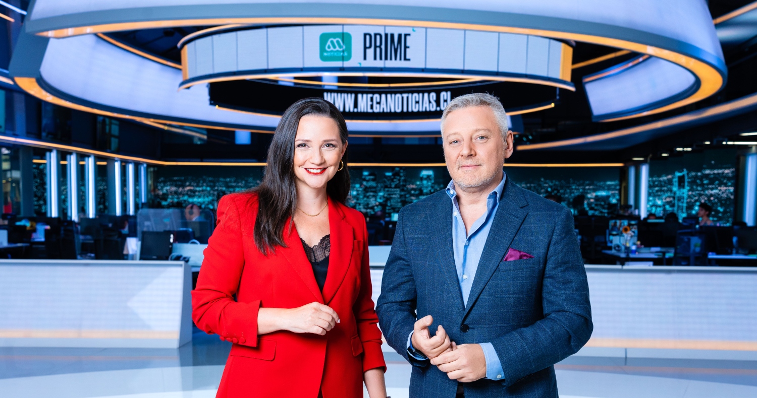Andrea Arístegui debutó en el noticiero central de Mega: Juan Manuel Astorga le dio la bienvenida