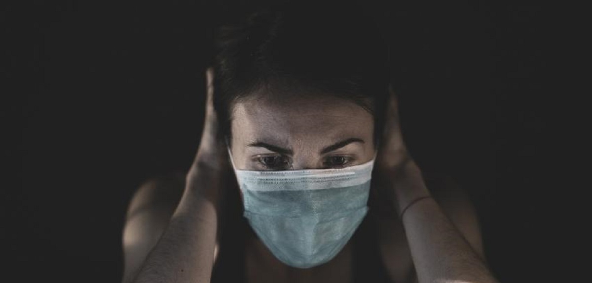 Descubren un síntoma del COVID-19 que puede aparecer hasta seis meses después de la infección