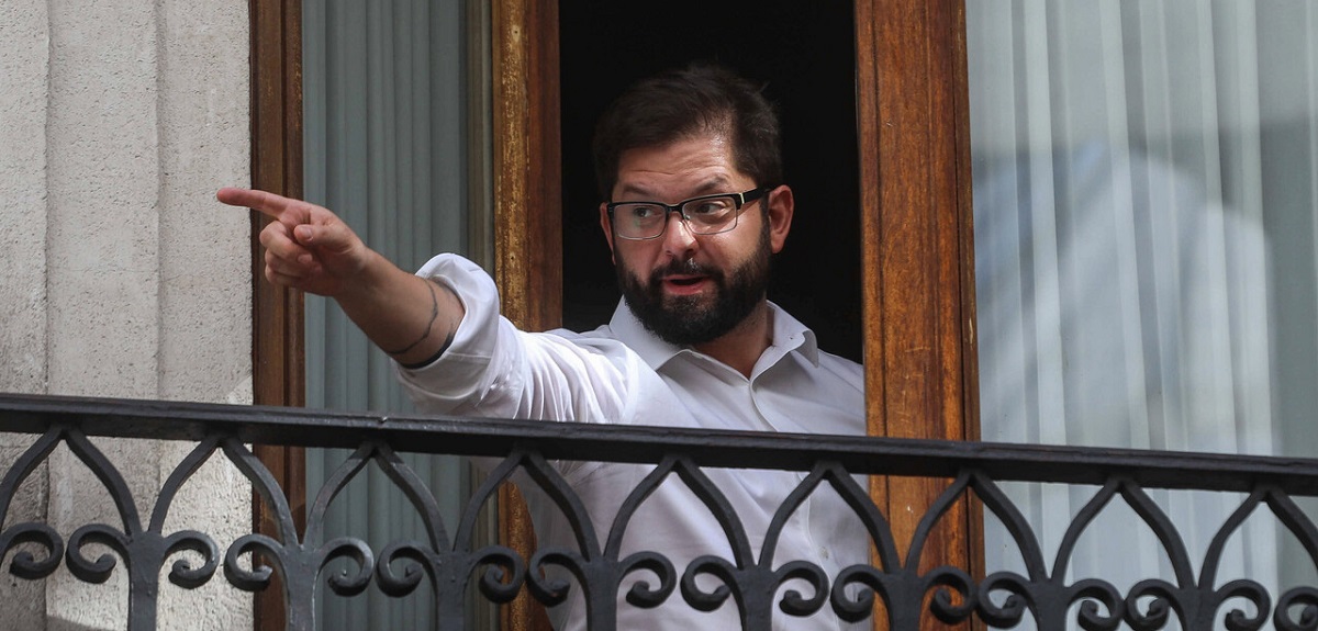 Cadem: aprobación del Presidente Boric registra su mejor desempeño desde septiembre