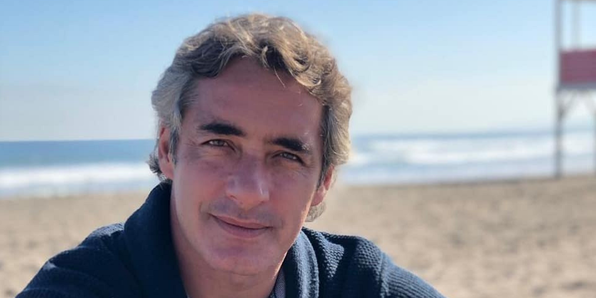 Captan a manifestantes increpando a José Luis Repenning en plena calle: periodista iba con sus hijos