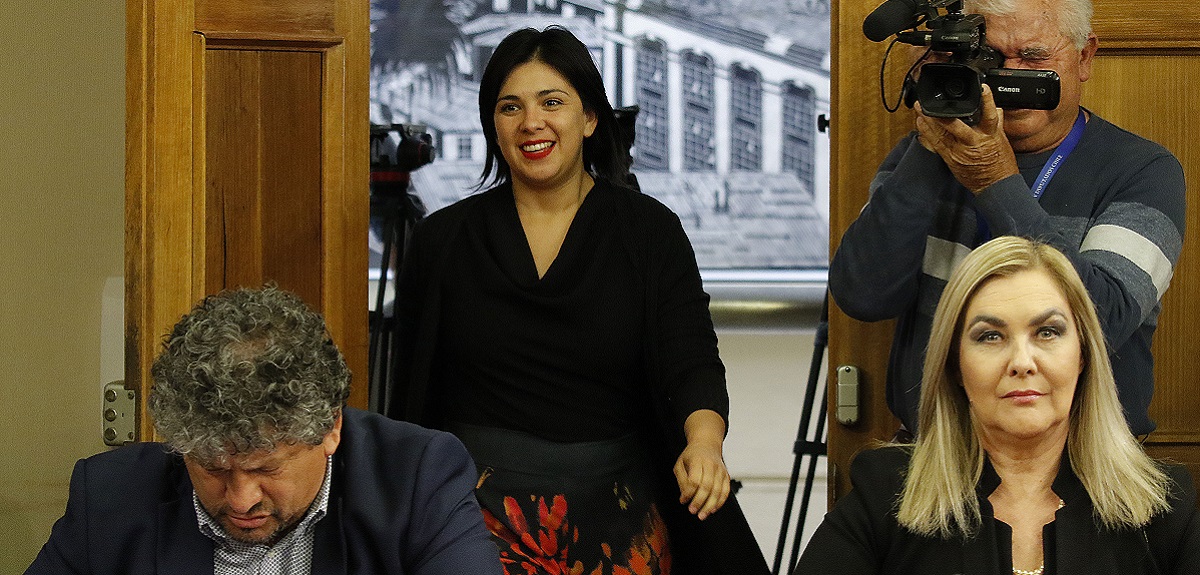 Cariola contra Pamela Jiles tras salida de Comisión: 