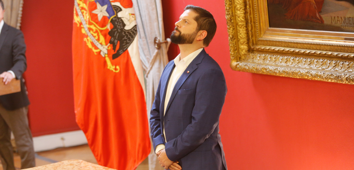 Presidente Boric concreta caótico segundo cambio de gabinete con retraso y cambios de última hora