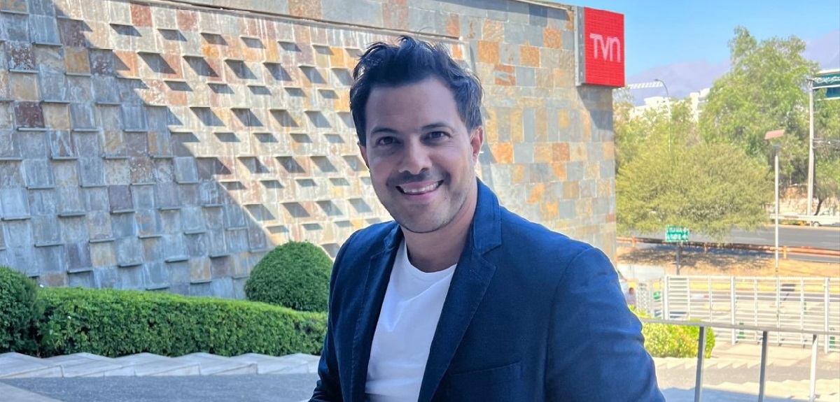 Simón Oliveros criticó agresión a periodista de TVN durante Día del Joven Combatiente: 