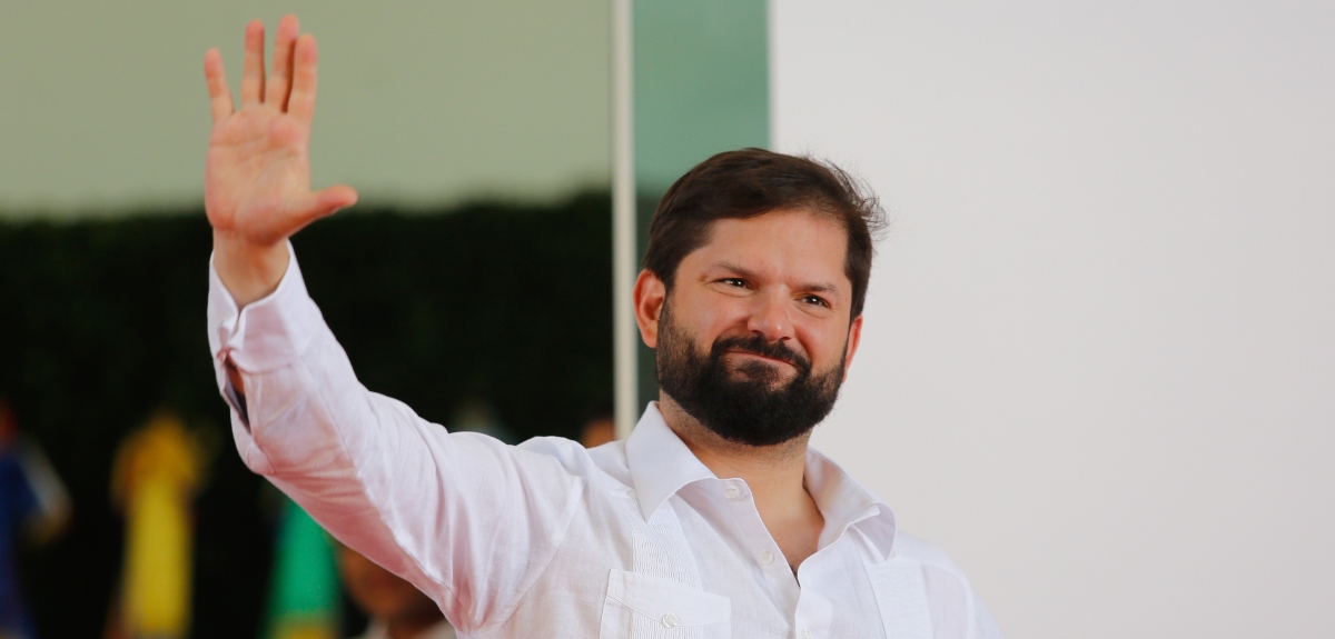 Pulso Ciudadano: Gabriel Boric subió 6 puntos de aprobación y un 27% rechazaría nueva Constitución