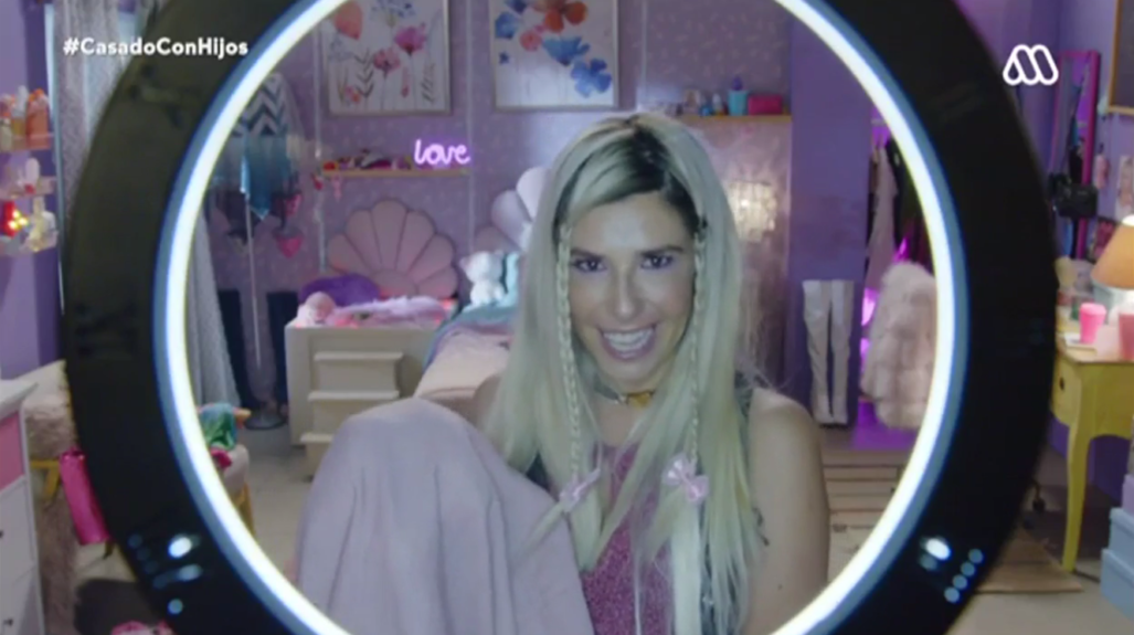 ¿Guiño a Cecilia Bolocco? Casado con Hijos mostró cómico troleo 'doble sentido' a Titi