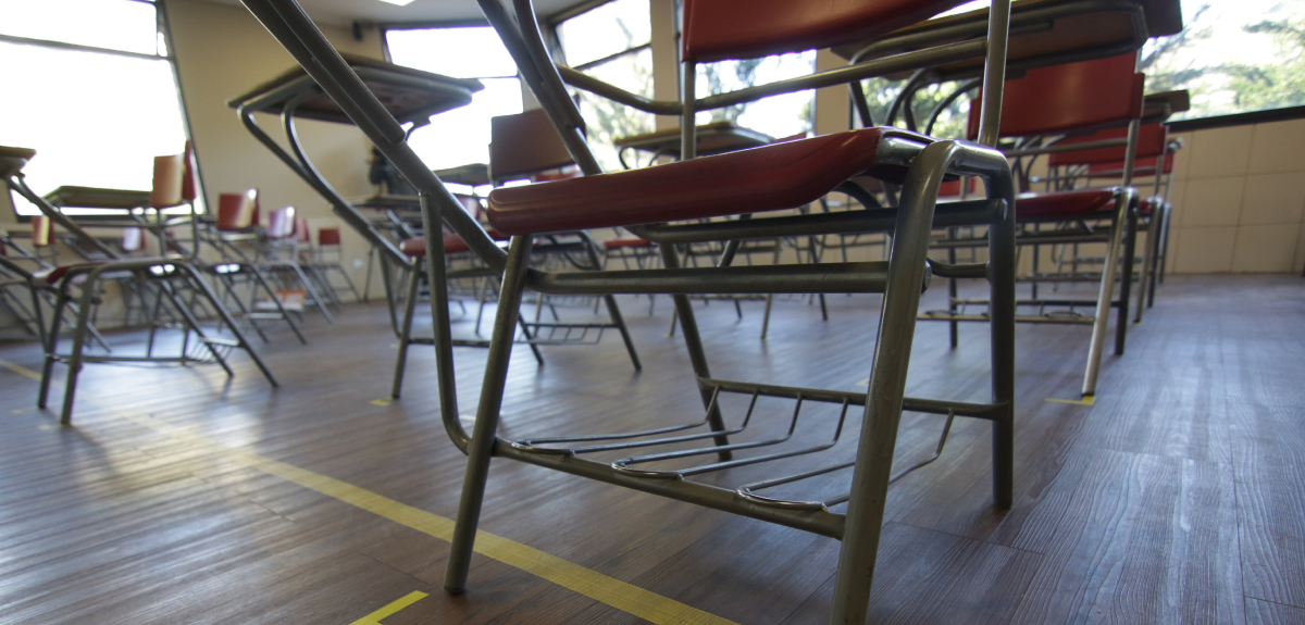 Escuela de Tomé suspende clases por al menos una semana debido a brote de escarlatina