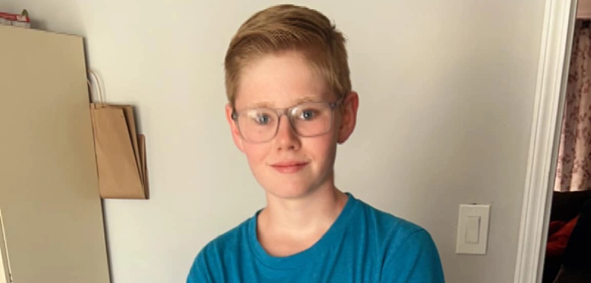 Estudiante de 13 años salvó autobús escolar: tomó el control tras desmayo de la conductora