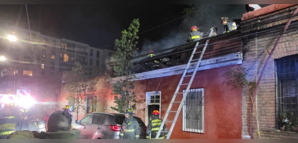 Incendio consumió casa en Providencia: adulta mayor no pudo escapar