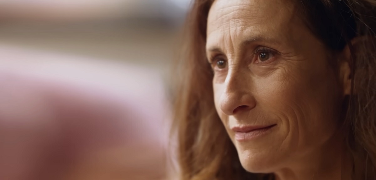 De radiante blanco: Amparo Noguera deslumbró con su look en la previa de los Premios Platino