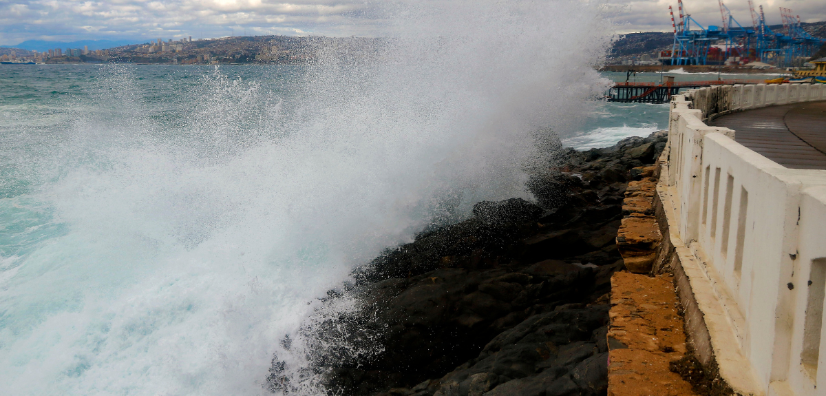 Armada lanzó alerta por marejadas que afectarán a 10 regiones a partir de este viernes