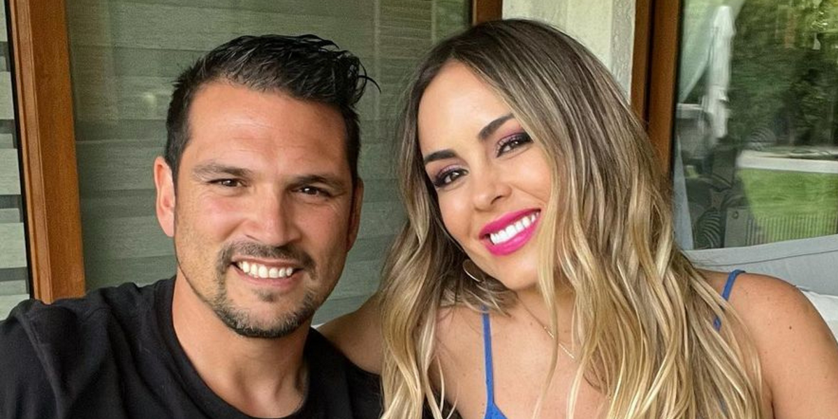 Maura Rivera y Mark González celebraron cumpleaños de su hija Luciana con temática de 'Merlina'