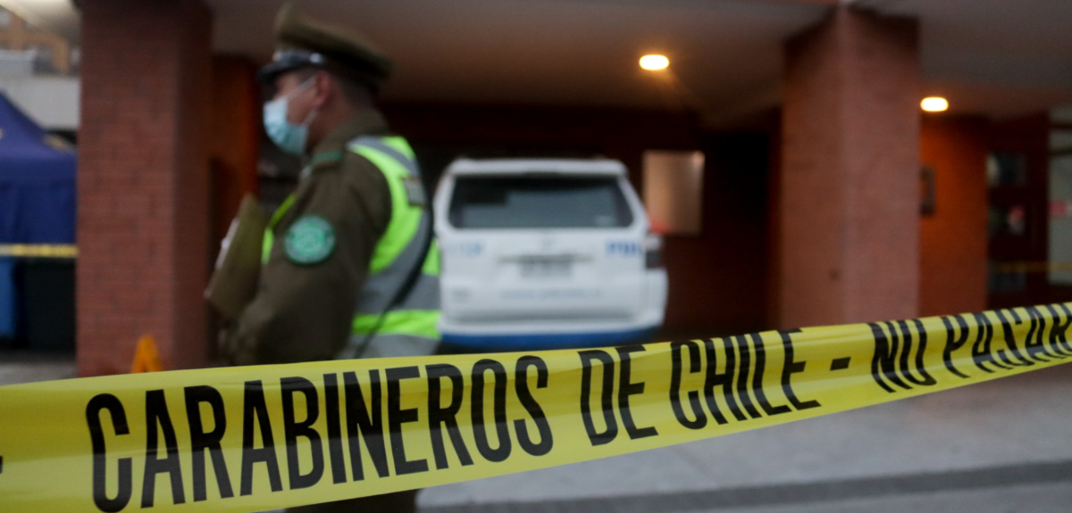 Niño de 8 años muere tras caer desde el piso 22 de un departamento en Santiago Centro
