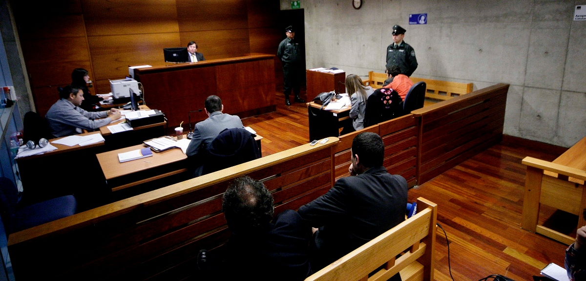 Tras atropello a carabinero en San Antonio: prisión preventiva y arresto domiciliario para detenidos