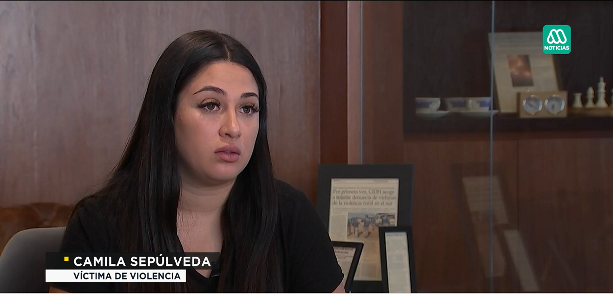 Expareja de Jordhy Thompson apunta a Colo Colo tras denuncia: 