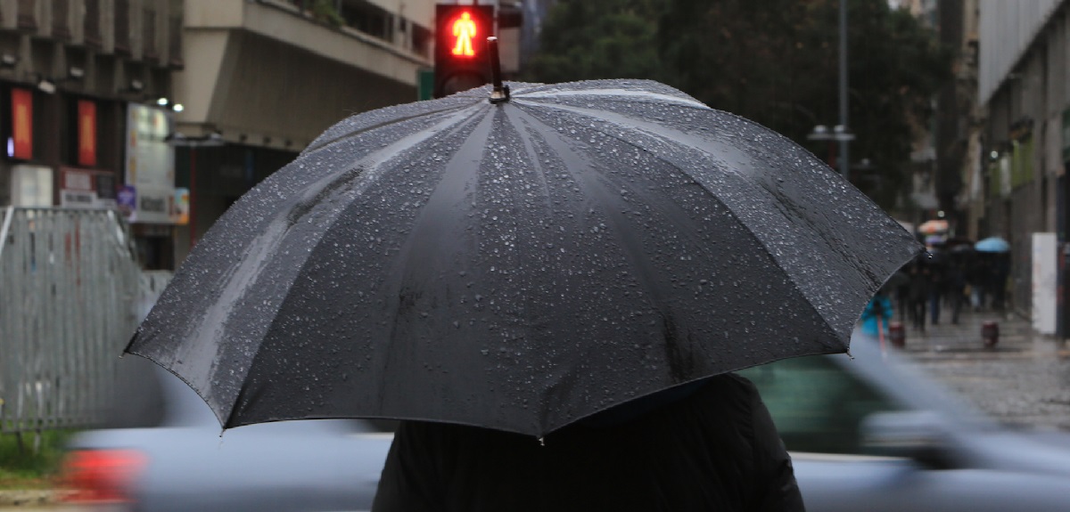 ¿Cuándo lloverá en Santiago? Sistema frontal podría afectar la capital y otras 4 regiones